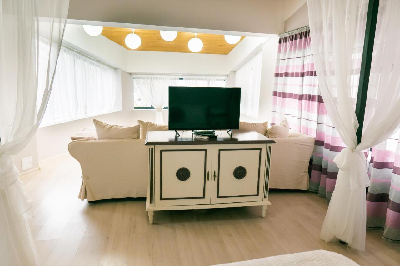 Chic Studio Bucarest Esterno foto